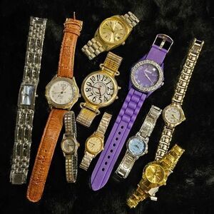 Watch lot of 10 pieces, as is. Firm